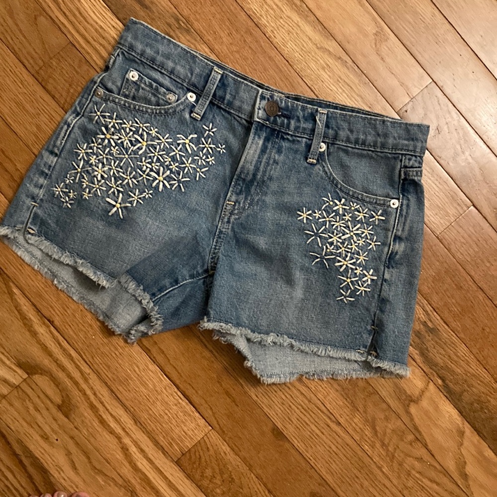 Gap denim shorts with Daisy